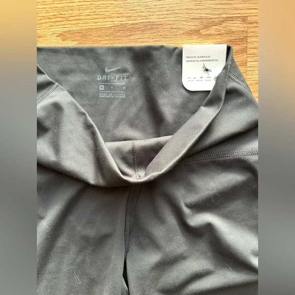 NIKE Dri-Fit Yoga High-Waisted 7/8  Leggings Size M Black - Picture 3 of 8